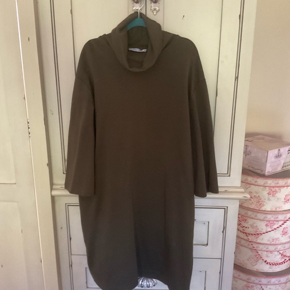 Zara mock neck dresses - Picture 6 of 7
